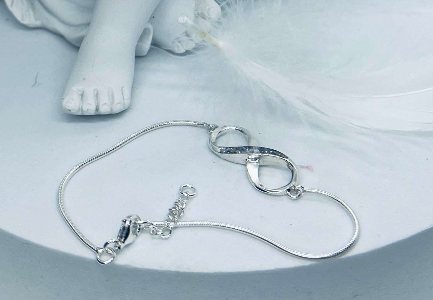 INFINITY CHAIN